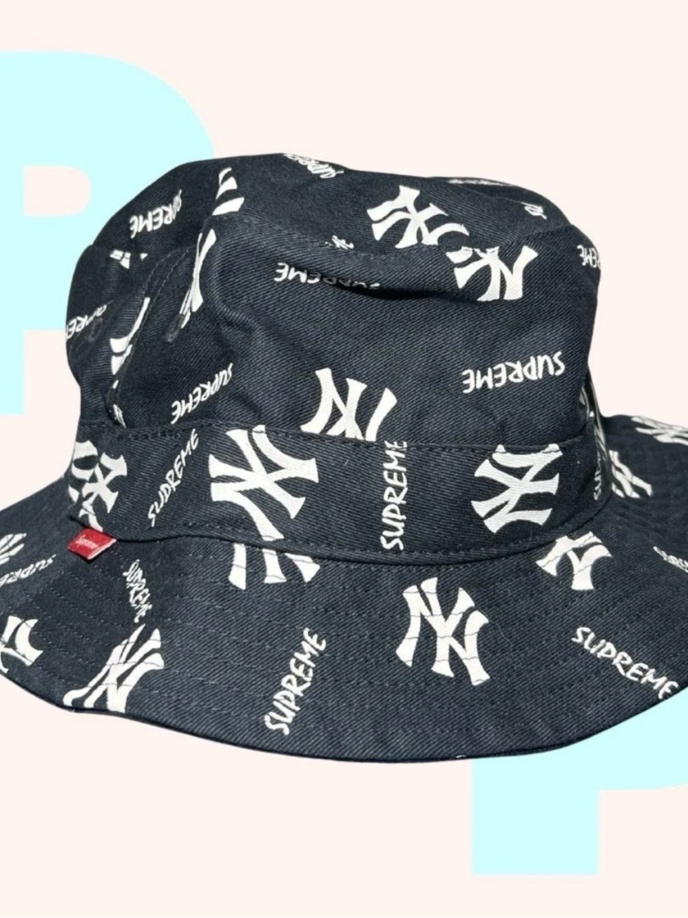 Supreme x New York Yankees Bucket Hat